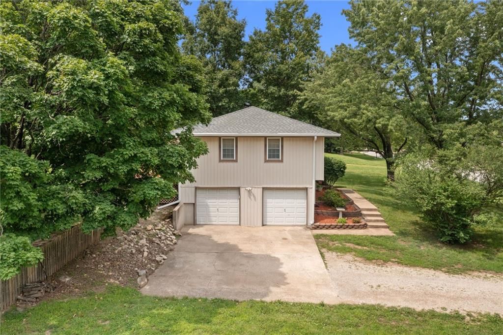 14396 GREENTREE Lane — photo 40