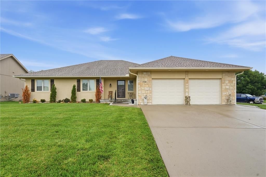 710 GAMMA GRASS Place — photo 1