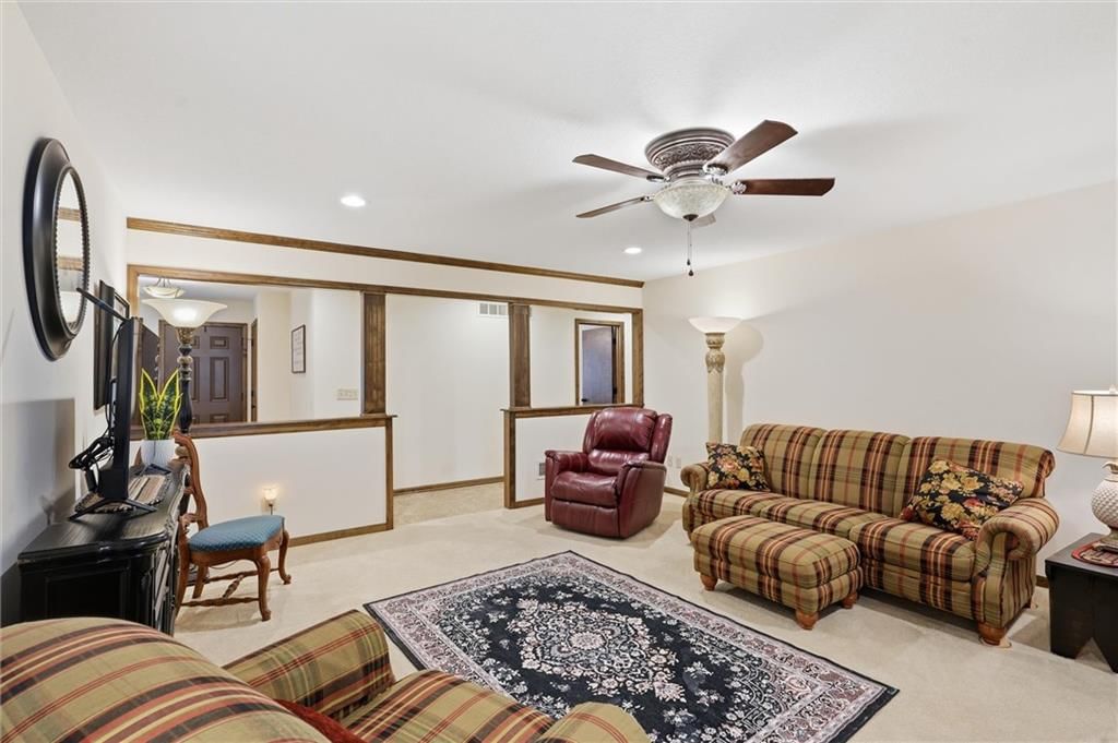 710 GAMMA GRASS Place — photo 4