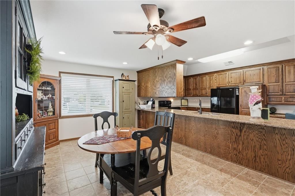 710 GAMMA GRASS Place — photo 10