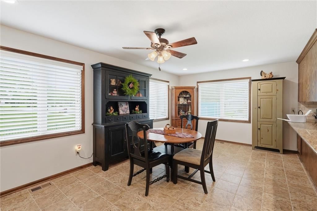 710 GAMMA GRASS Place — photo 12