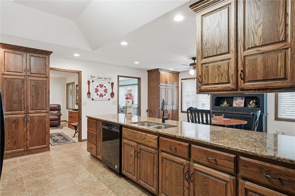 710 GAMMA GRASS Place — photo 16