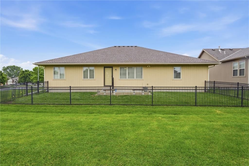 710 GAMMA GRASS Place — photo 31