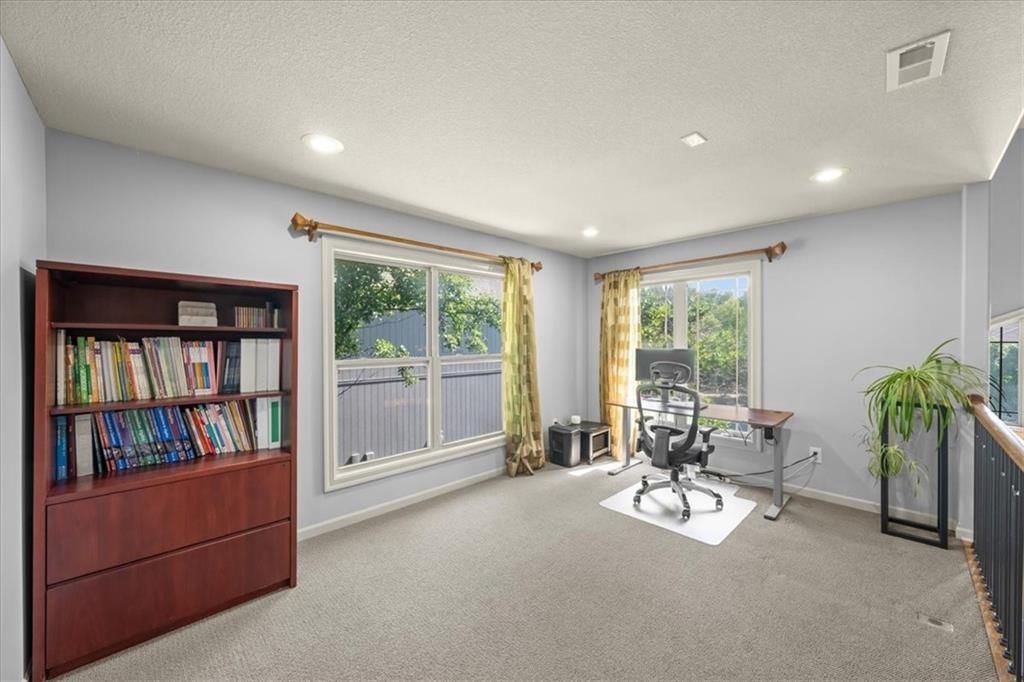 9914 Woodstock Street — photo 19
