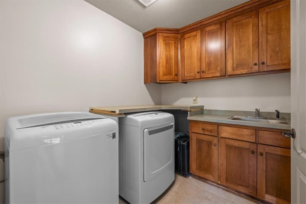 9914 Woodstock Street — photo 31