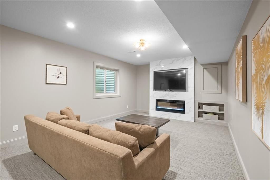 9914 Woodstock Street — photo 36