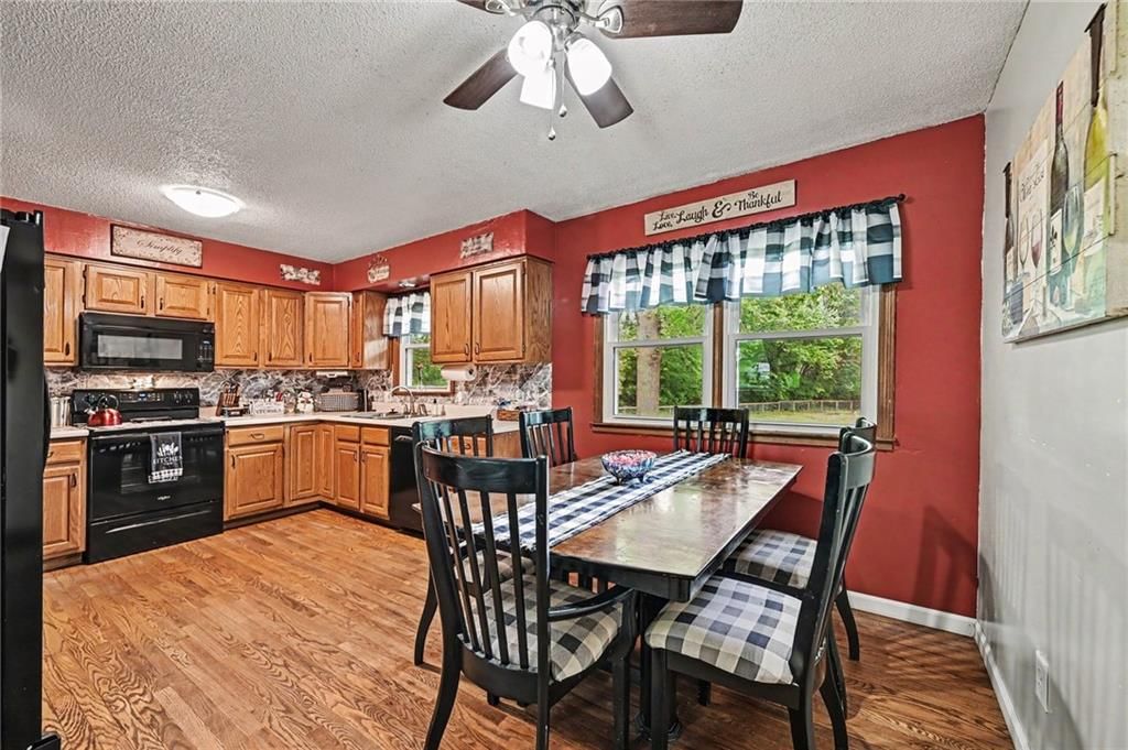 321 Matthews Lane — photo 6