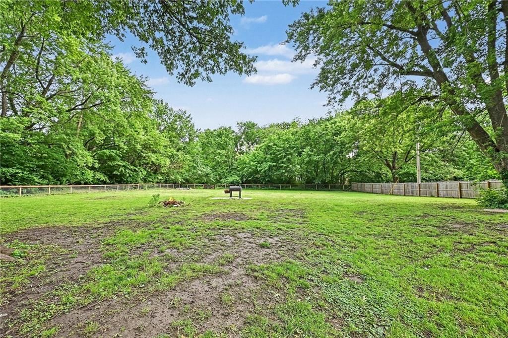 321 Matthews Lane — photo 13
