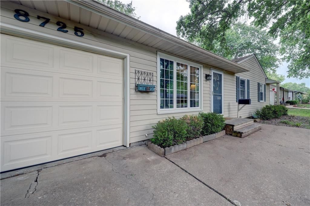 8725 Stearns Avenue — photo 16
