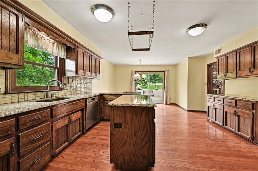 9711 Betsy Ross Lane — photo 17