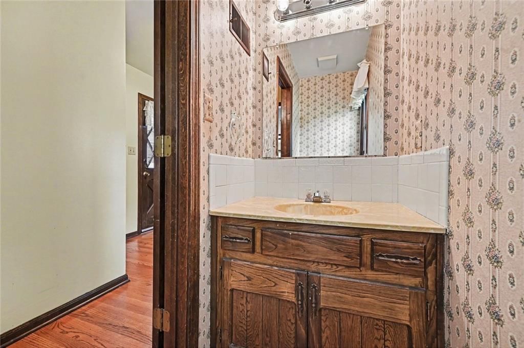 9711 Betsy Ross Lane — photo 20