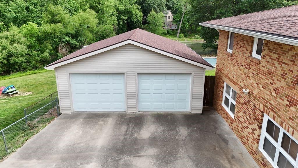 3900 E Hills Drive — photo 4