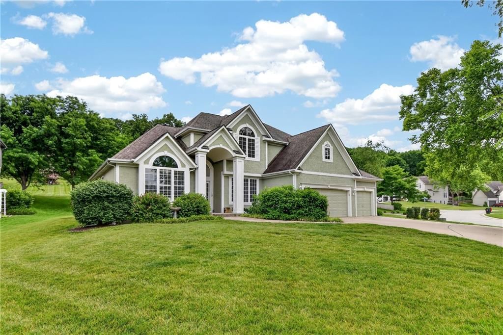149 NE Misty Meadow Circle — photo 1