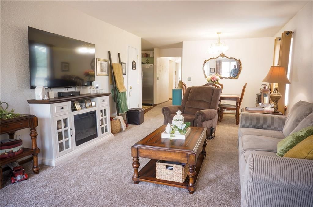 2907 Elm Street — photo 2