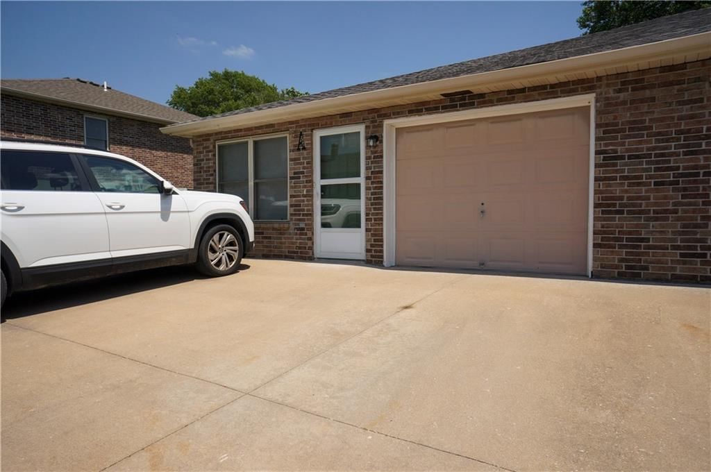 2907 Elm Street — photo 20