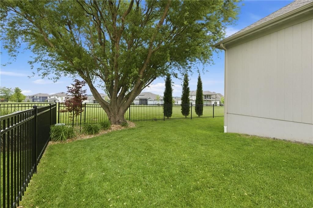 17333 Hauser Street — photo 46