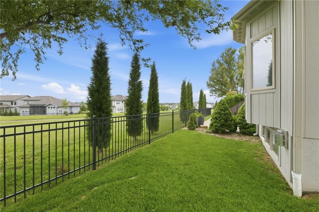 17333 Hauser Street — photo 47