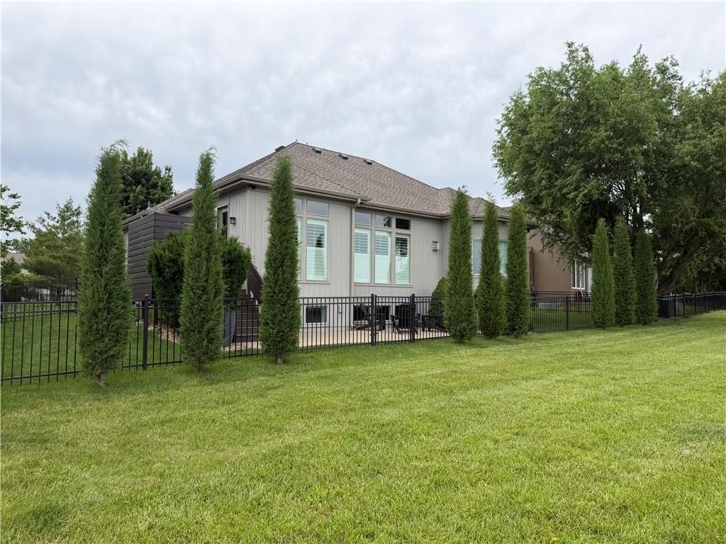 17333 Hauser Street — photo 48