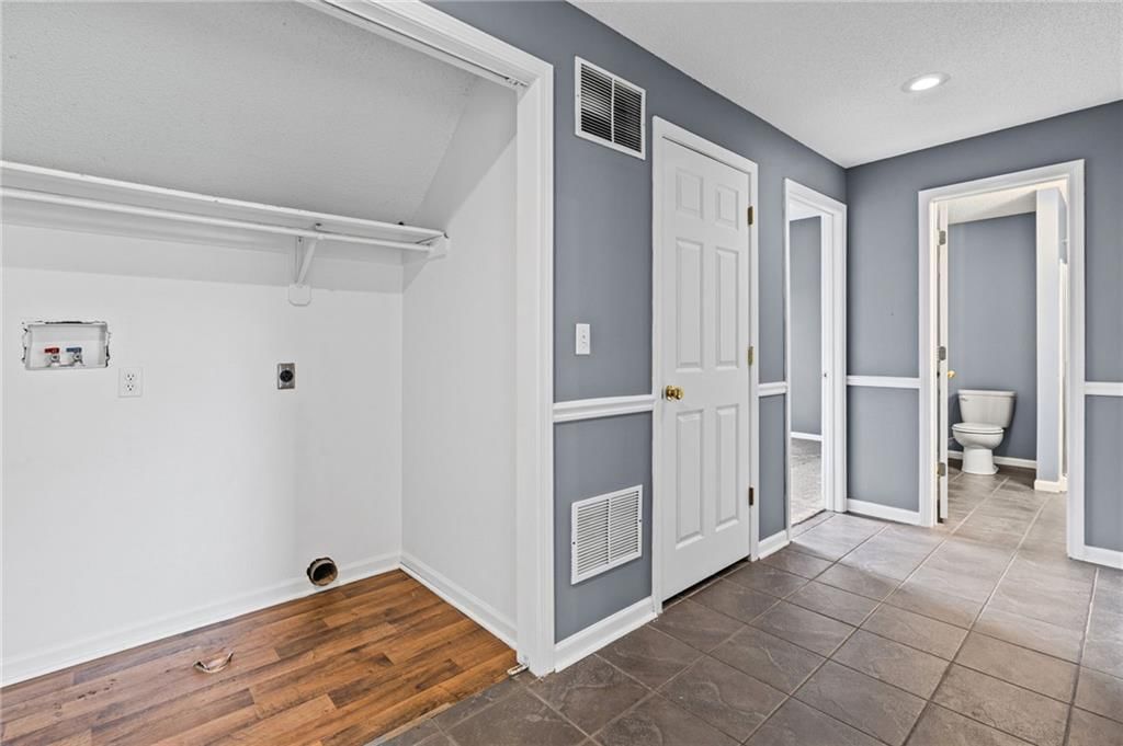 414 Donegal Drive — photo 28
