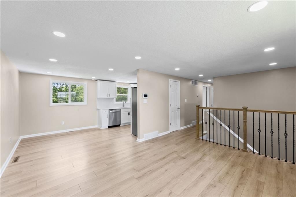 6508 E 155th Street — photo 3