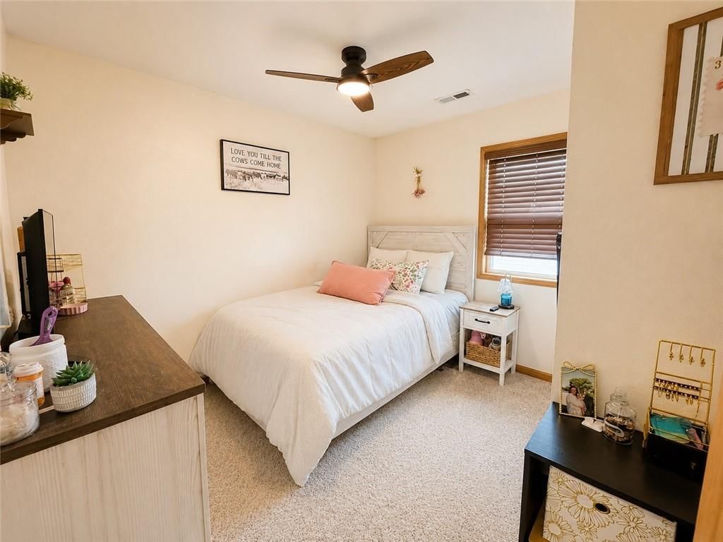 1814 N GRAND Avenue — photo 10