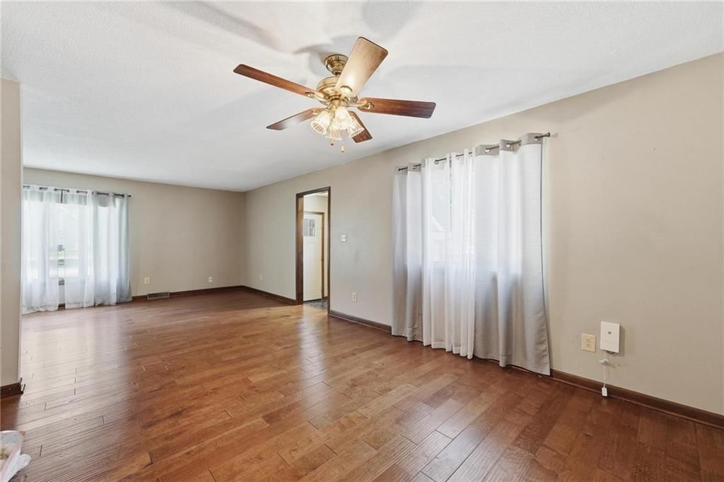 8399 Waukomis Drive — photo 5
