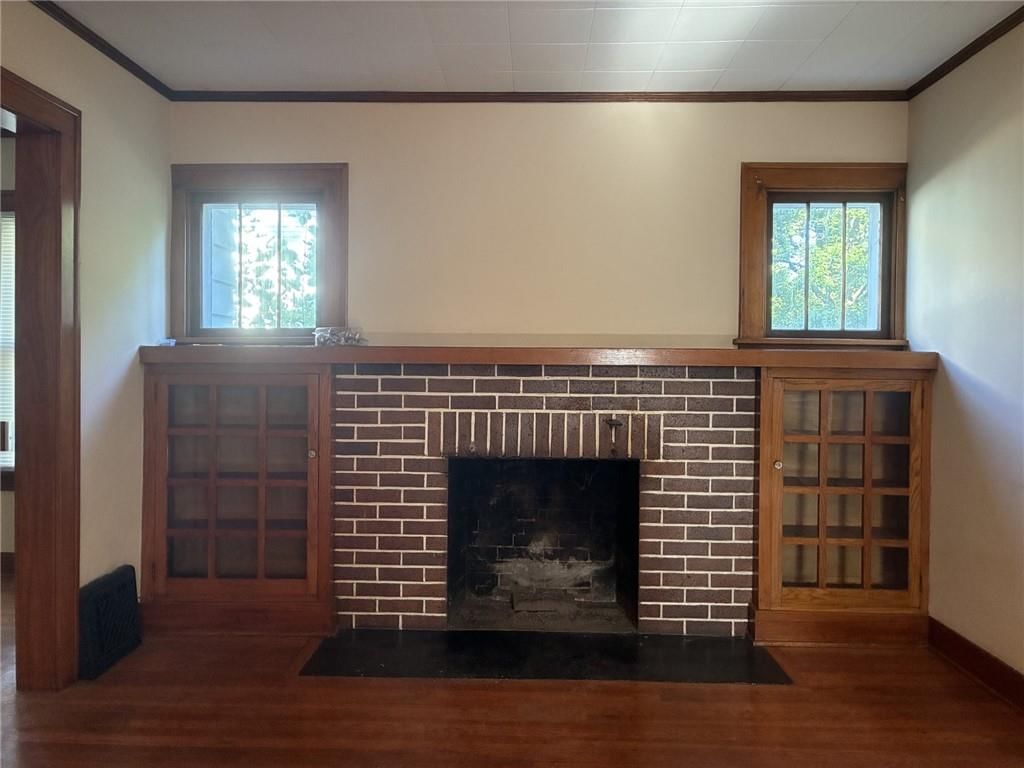 221 W Kansas Street — photo 4