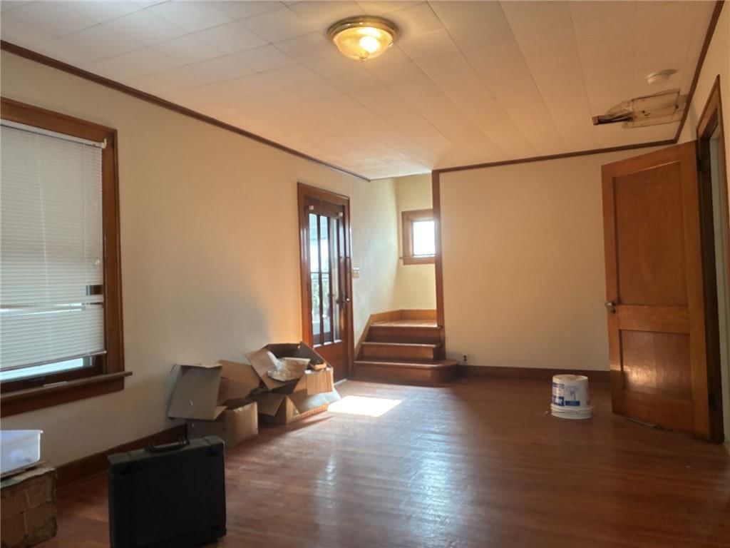 221 W Kansas Street — photo 6