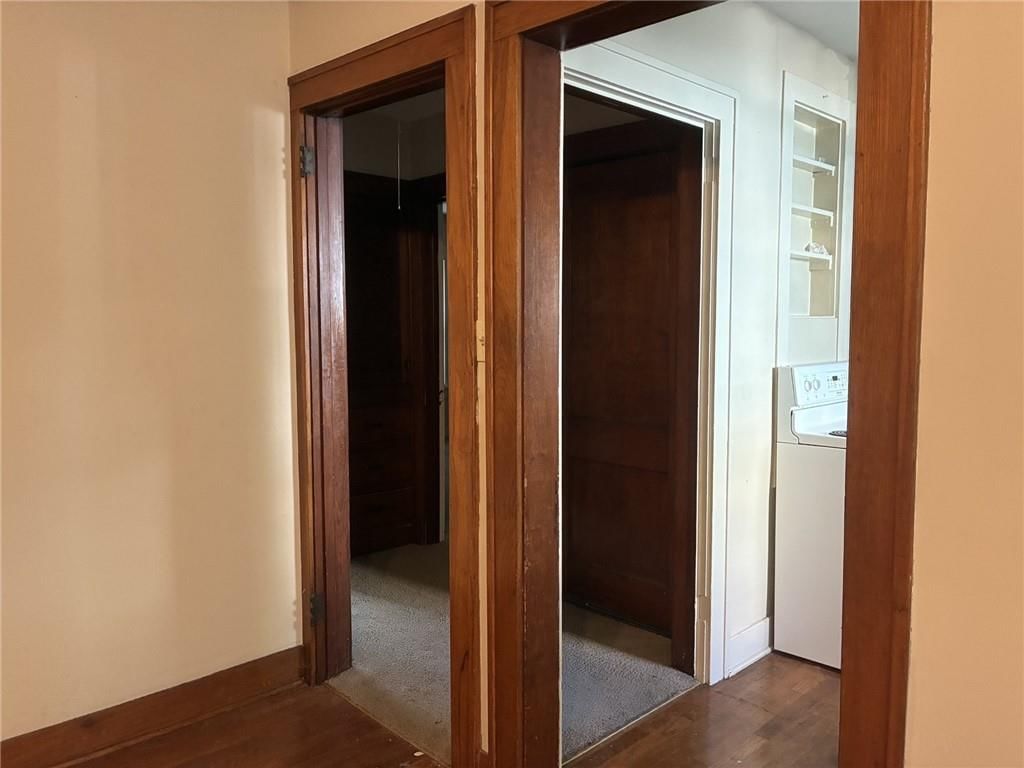 221 W Kansas Street — photo 10