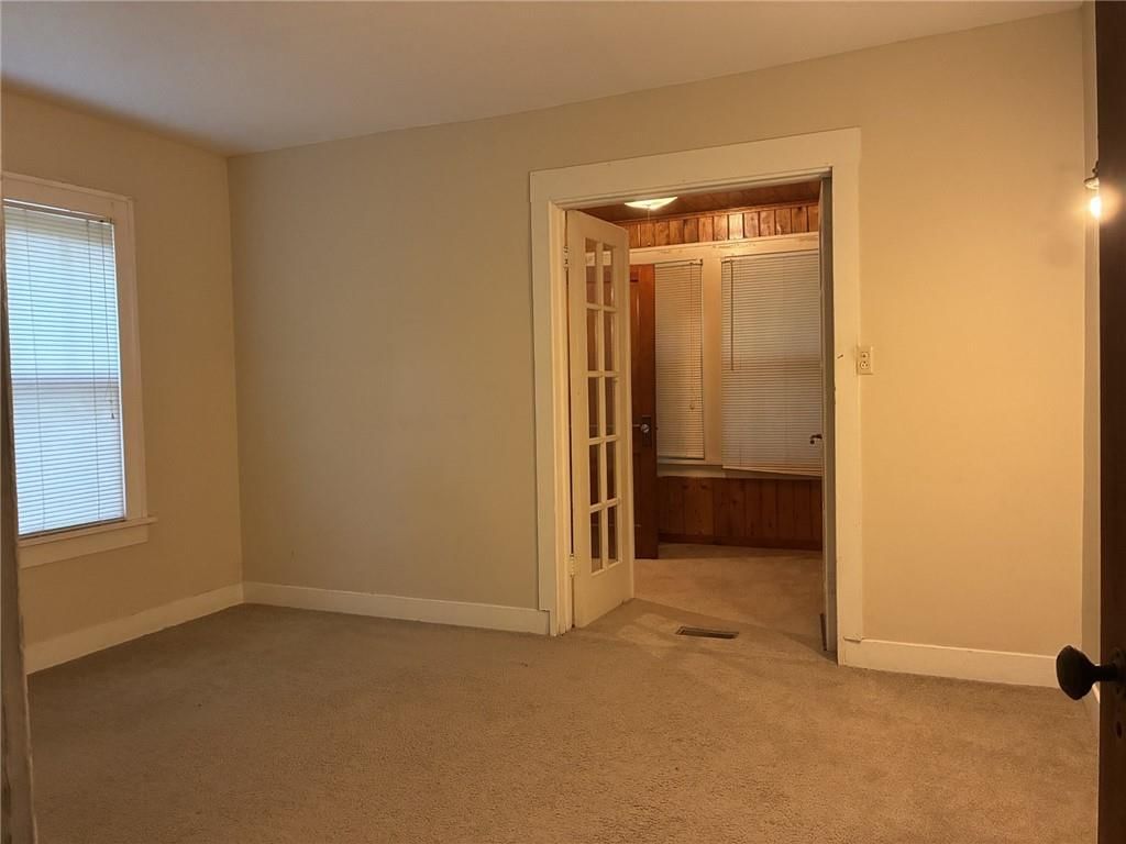 221 W Kansas Street — photo 14