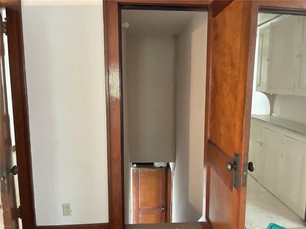 221 W Kansas Street — photo 19