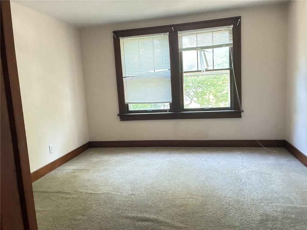 221 W Kansas Street — photo 22