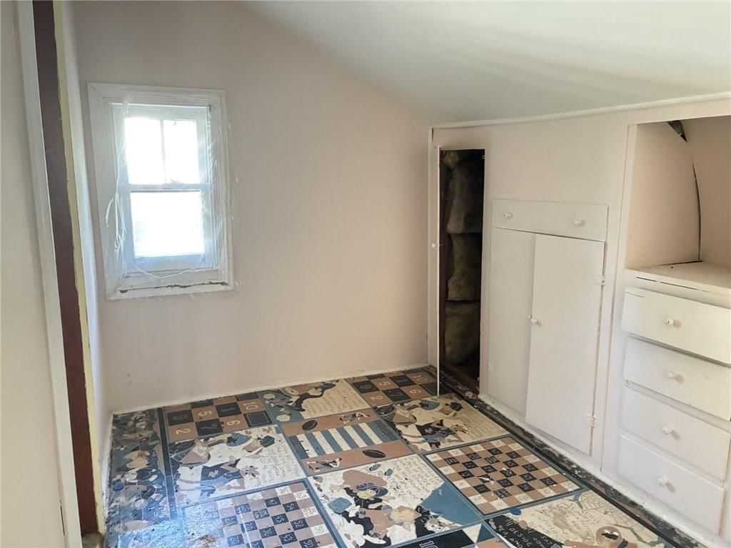 221 W Kansas Street — photo 23