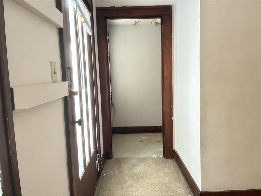 221 W Kansas Street — photo 25