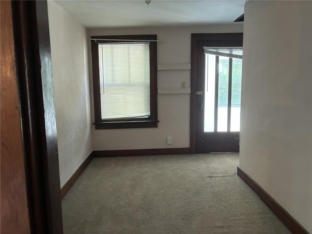 221 W Kansas Street — photo 26