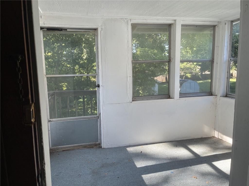221 W Kansas Street — photo 27