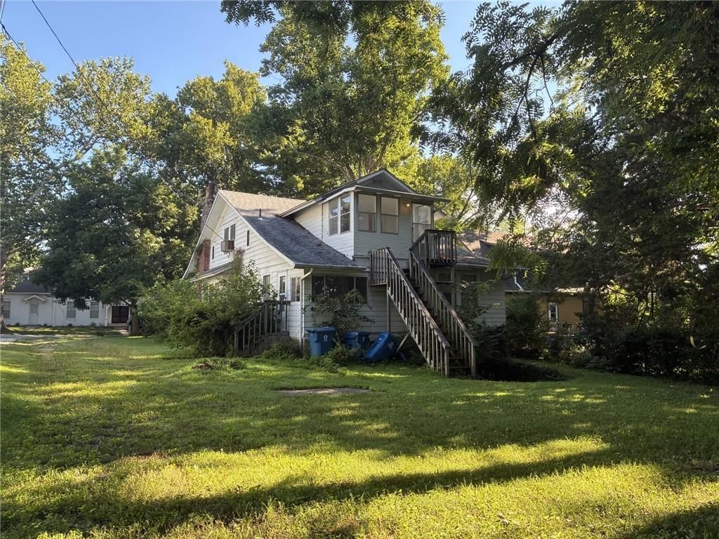 221 W Kansas Street — photo 30