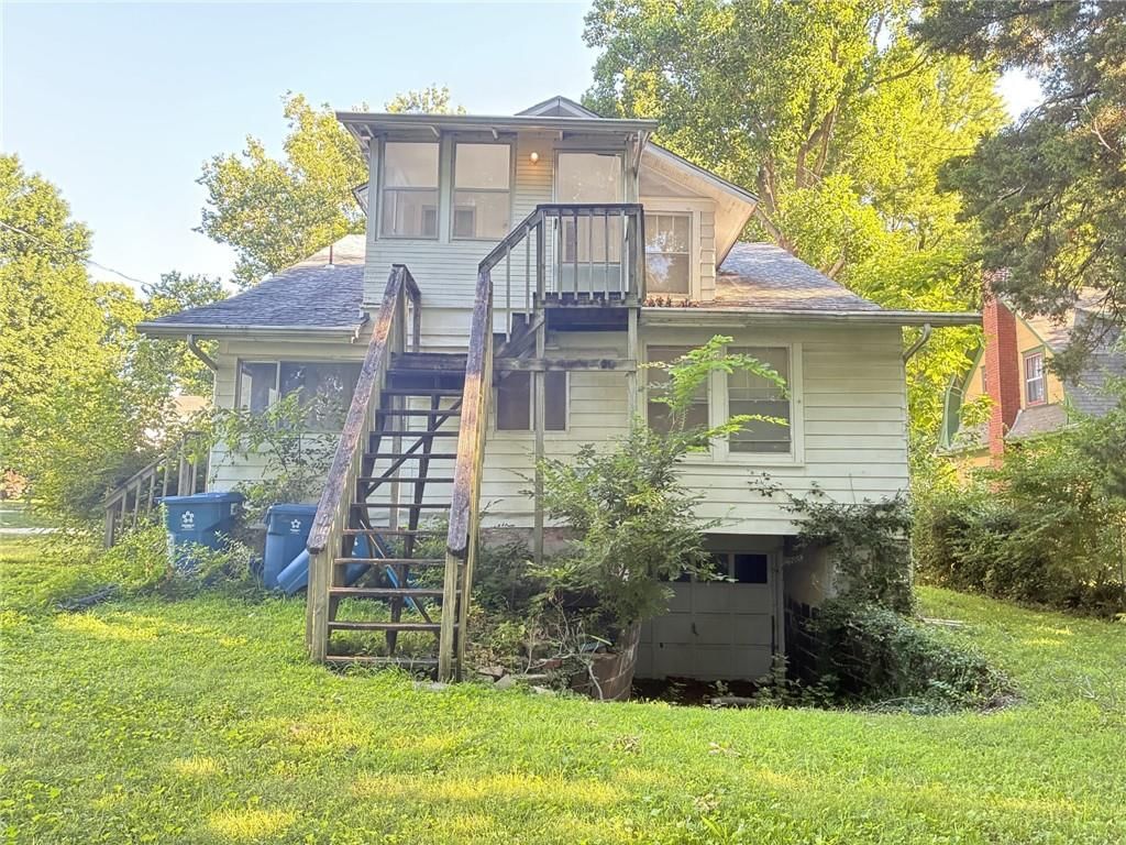 221 W Kansas Street — photo 31