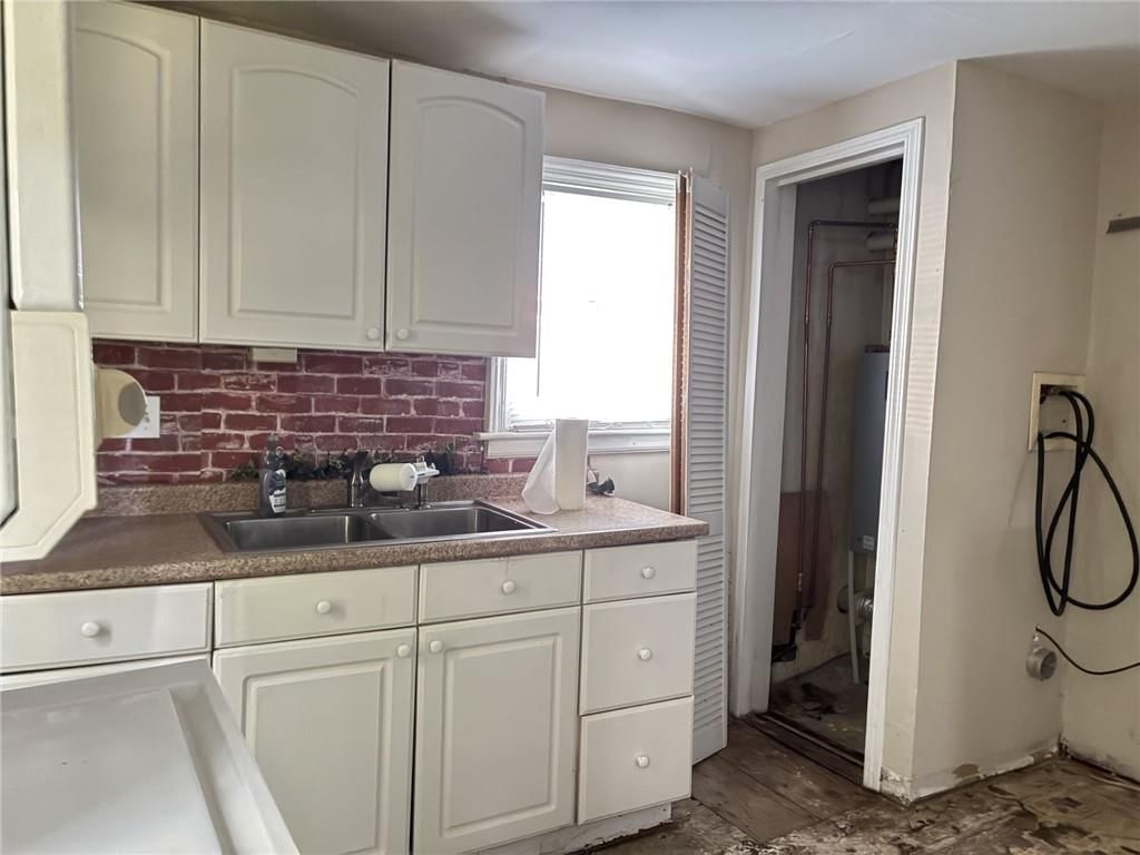 221 W Kansas Street — photo 39