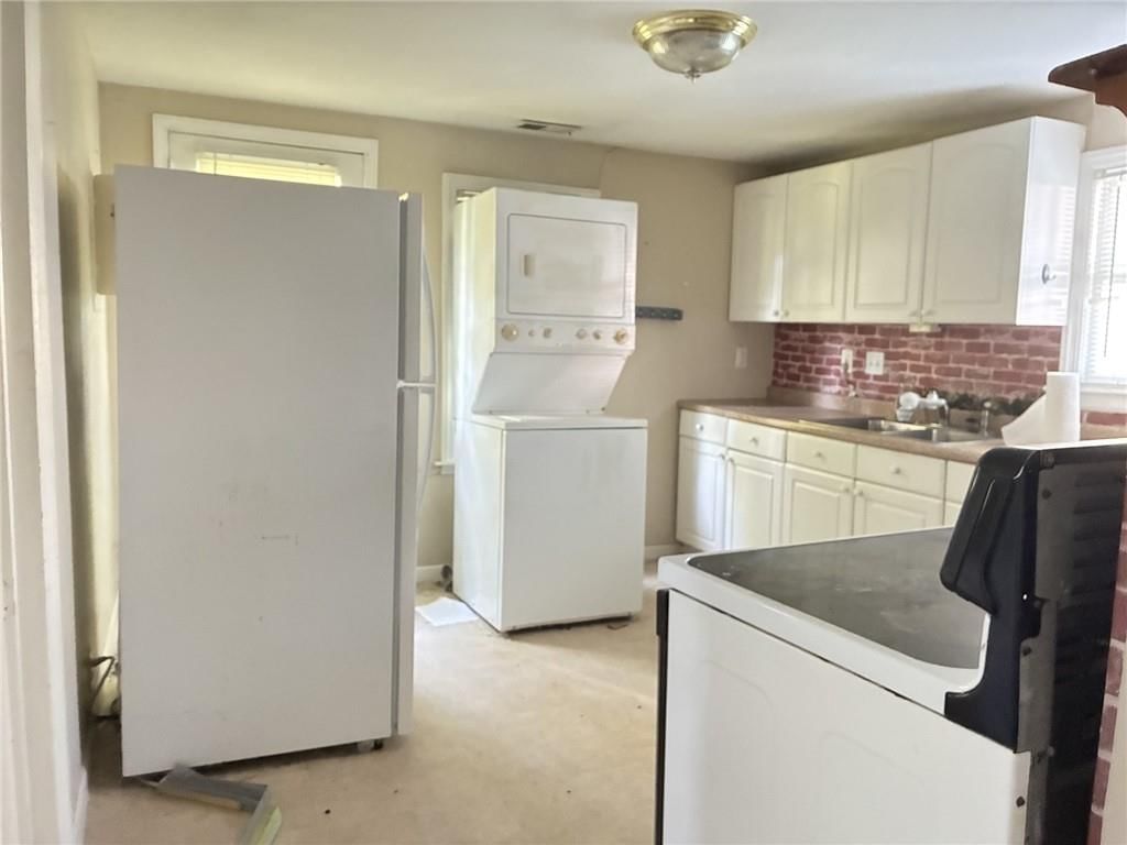221 W Kansas Street — photo 40