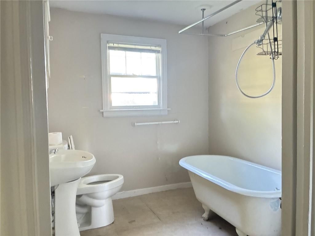 221 W Kansas Street — photo 42