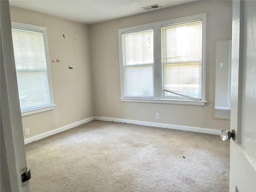 221 W Kansas Street — photo 44