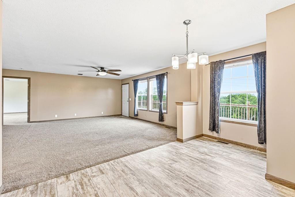130 SE Sparta Road — photo 10