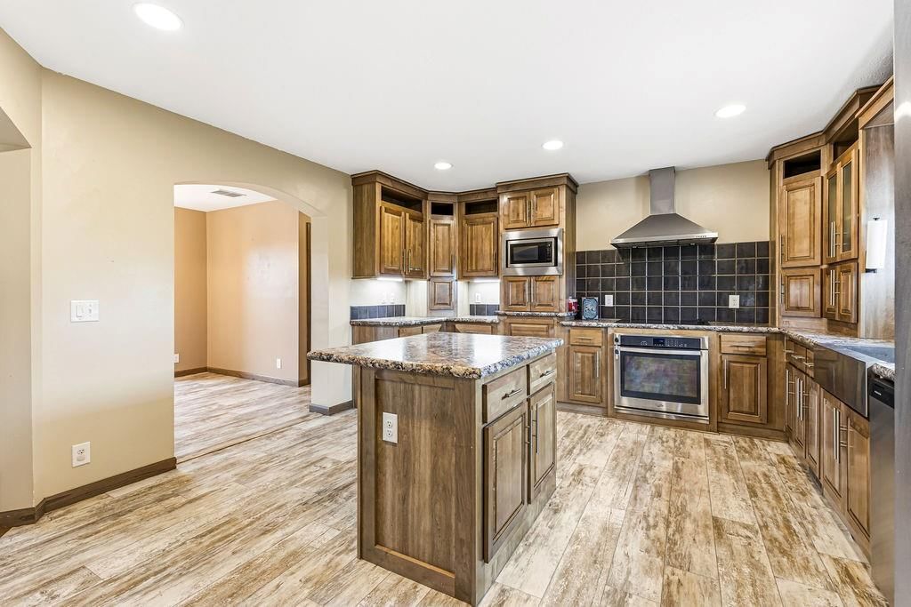 130 SE Sparta Road — photo 16