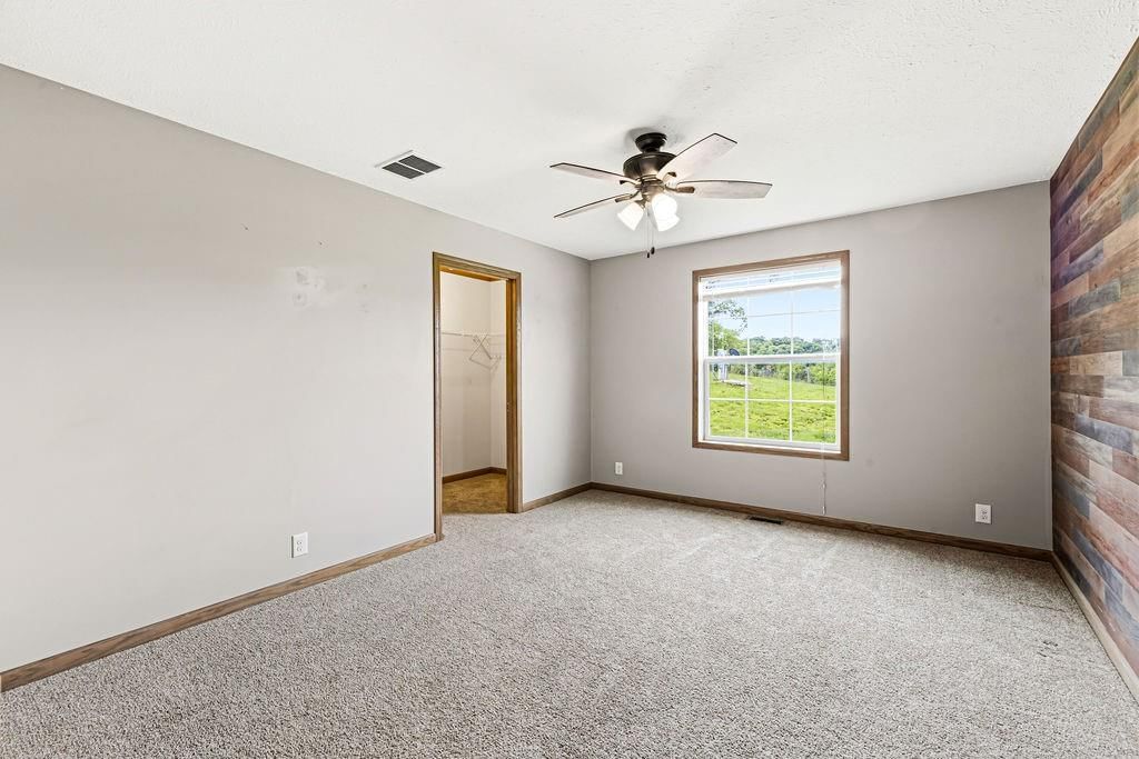 130 SE Sparta Road — photo 32