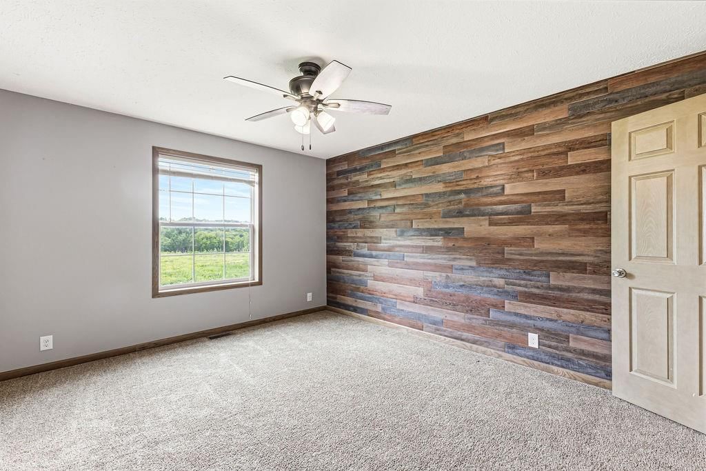 130 SE Sparta Road — photo 33