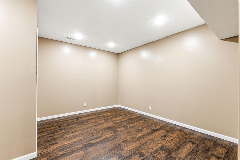 130 SE Sparta Road — photo 41