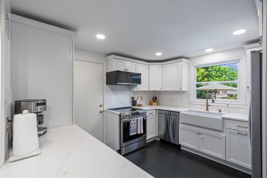 9931 Cedar Street — photo 9