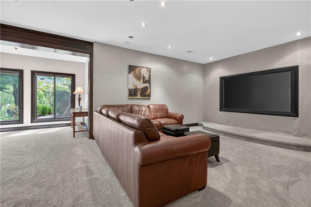 13101 Walmer Street — photo 42