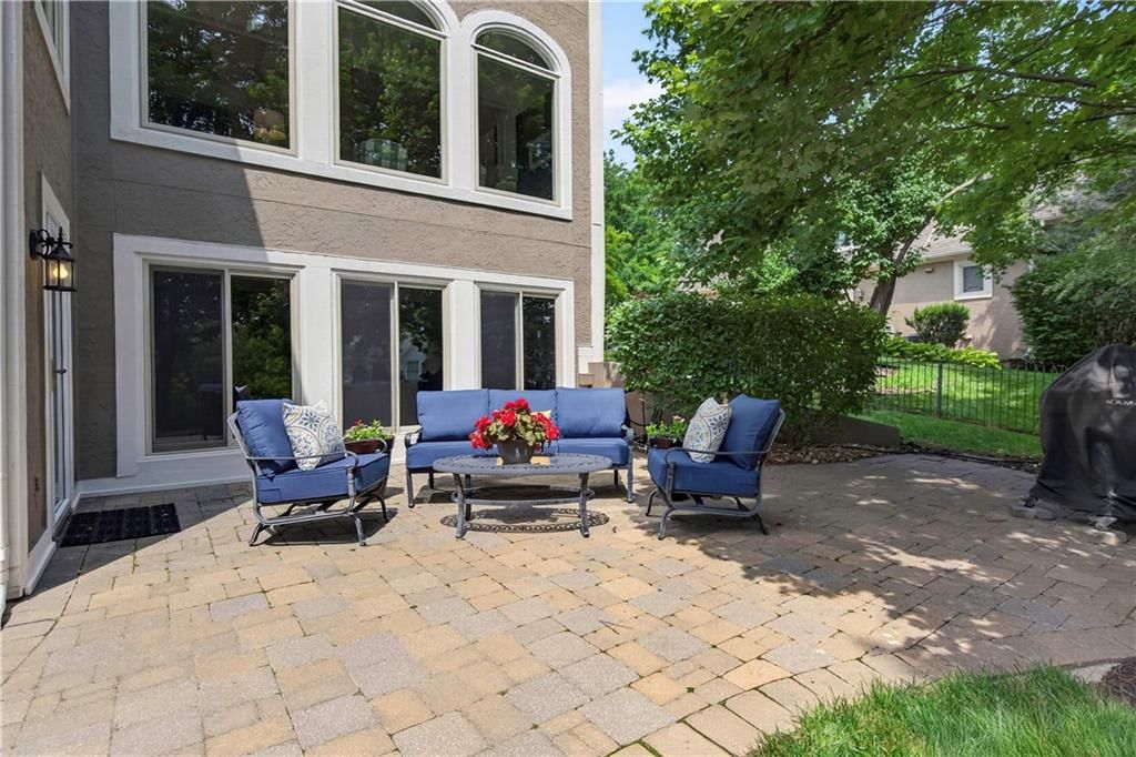 13101 Walmer Street — photo 45
